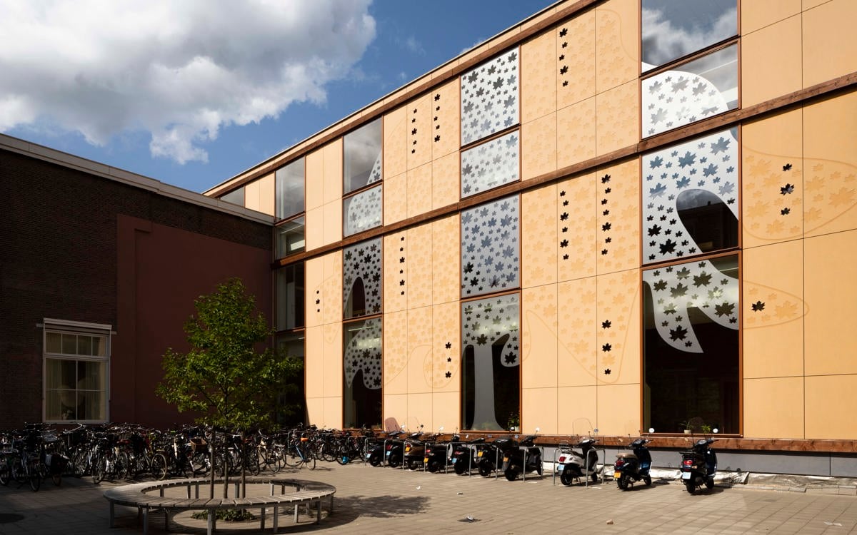 Rudolphe Steiner College reçoit son nouveau manteau et devient un bâtiment basse énergie.