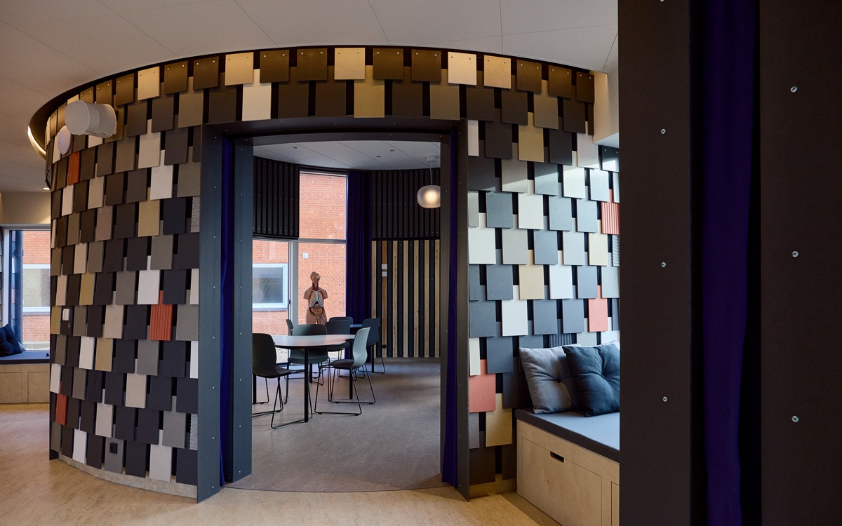 Upcycling als Gestaltungsprinzip – Erweiterungsbau der Struer Fri Fagskole