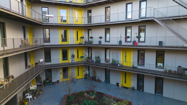 Les architectes jouent avec les couleurs dans le projet résidentiel Ebbingehof