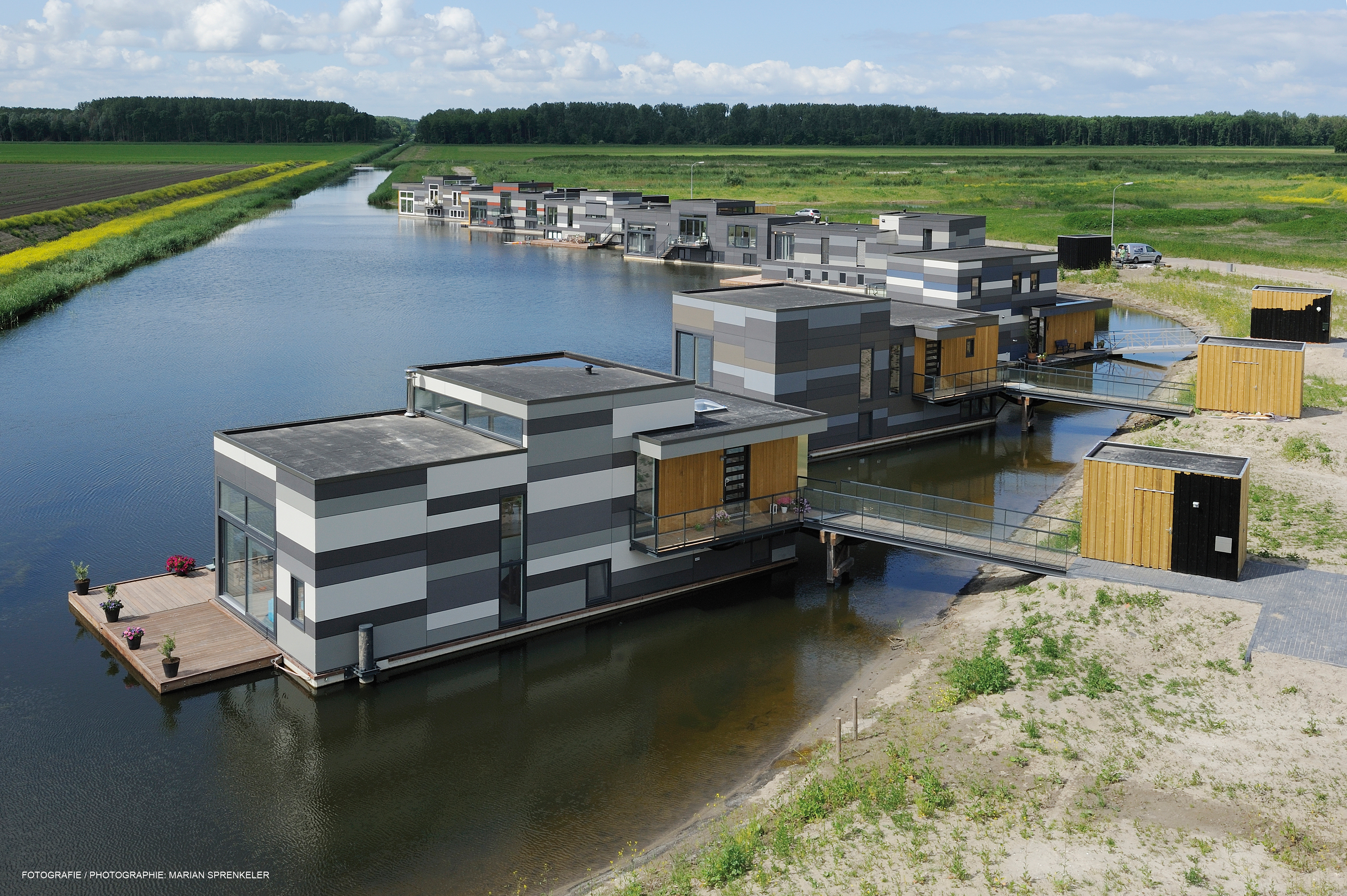 Drijvende woningen met EQUITONE 