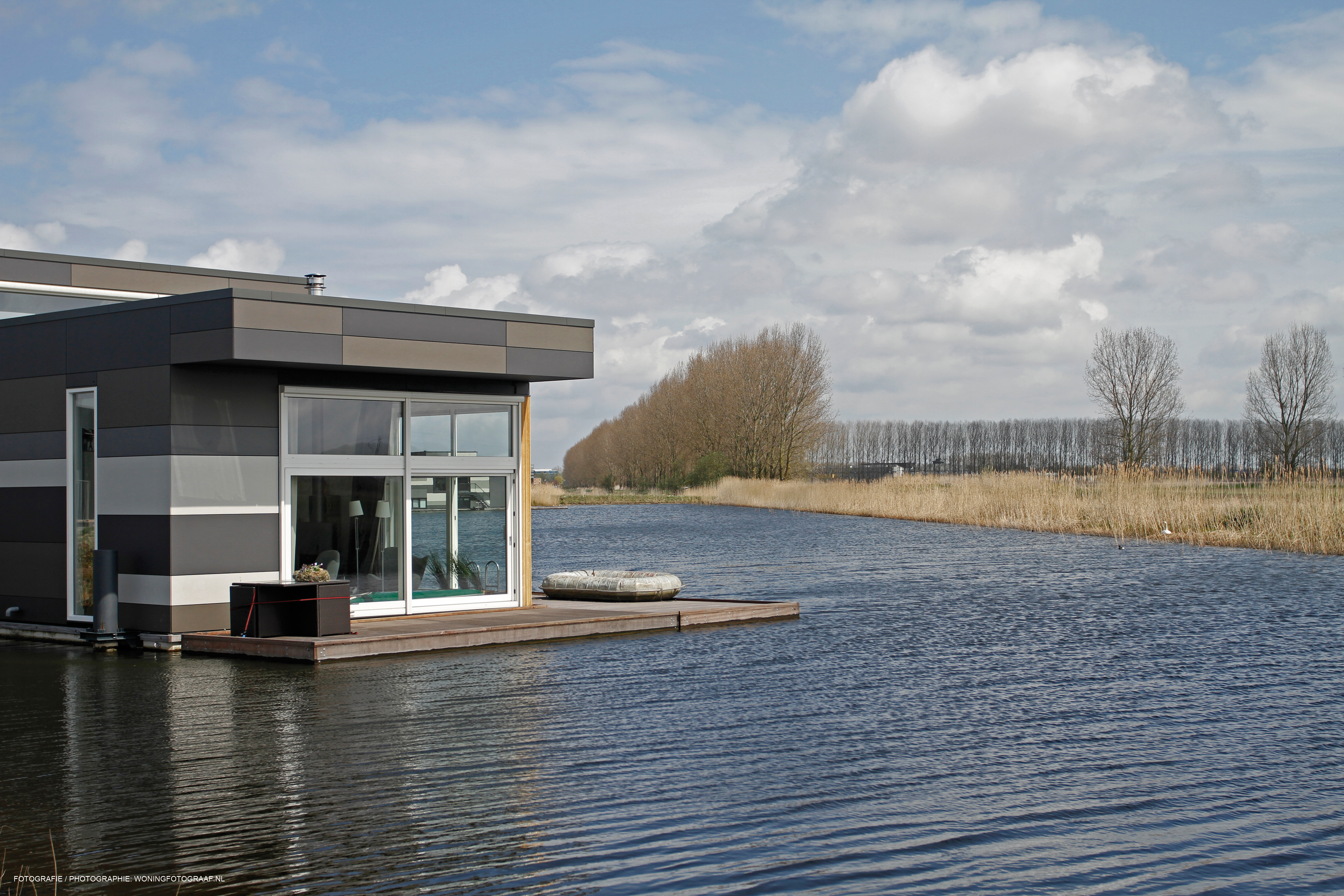 Habitations flottantes avec EQUITONE