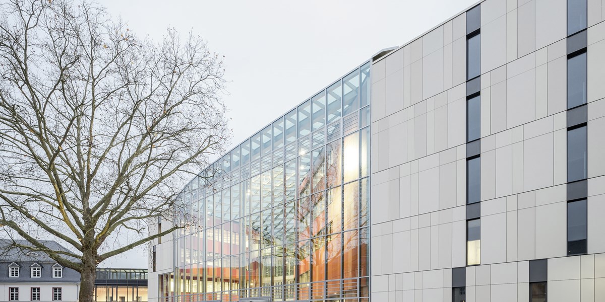 BIBLIOTECA UNIVERSITARĂ DIN MARBOURG