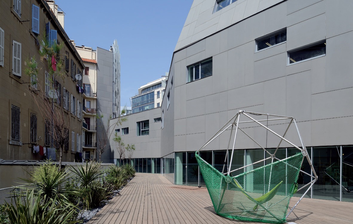 Centrul de Artă FRAC din Marsilia – Fațadă unică