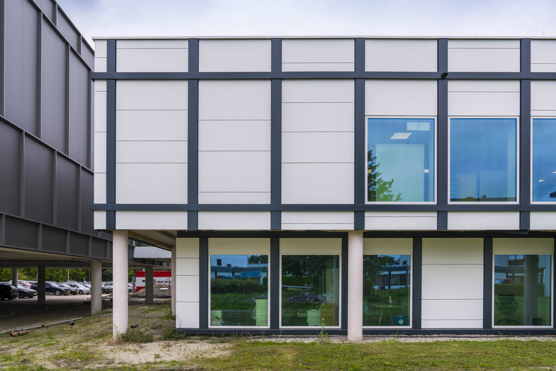 Reutilizarea sustenabilă a panourilor de fațadă EQUITONE la renovarea spitalului Nij Smellinghe
