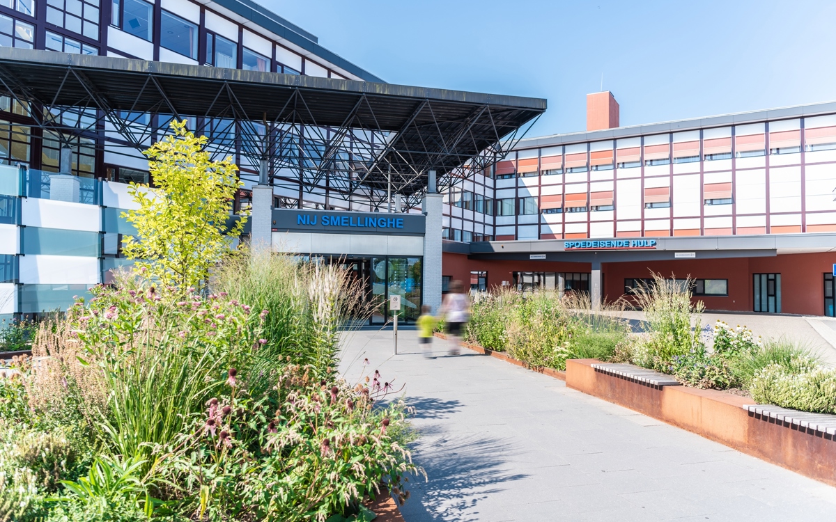 Réemploi durable de panneaux de façade EQUITONE pour la rénovation de l'hôpital Nij Smellinghe aux Pays-Bas
