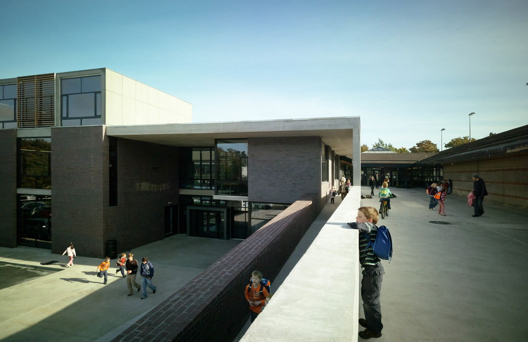 Building Of The Month - September 2016 - Eurocampus