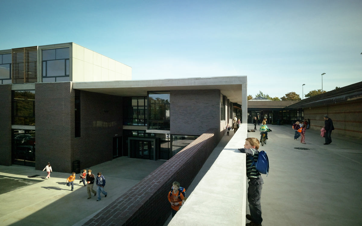 Building Of The Month - September 2016 - Eurocampus