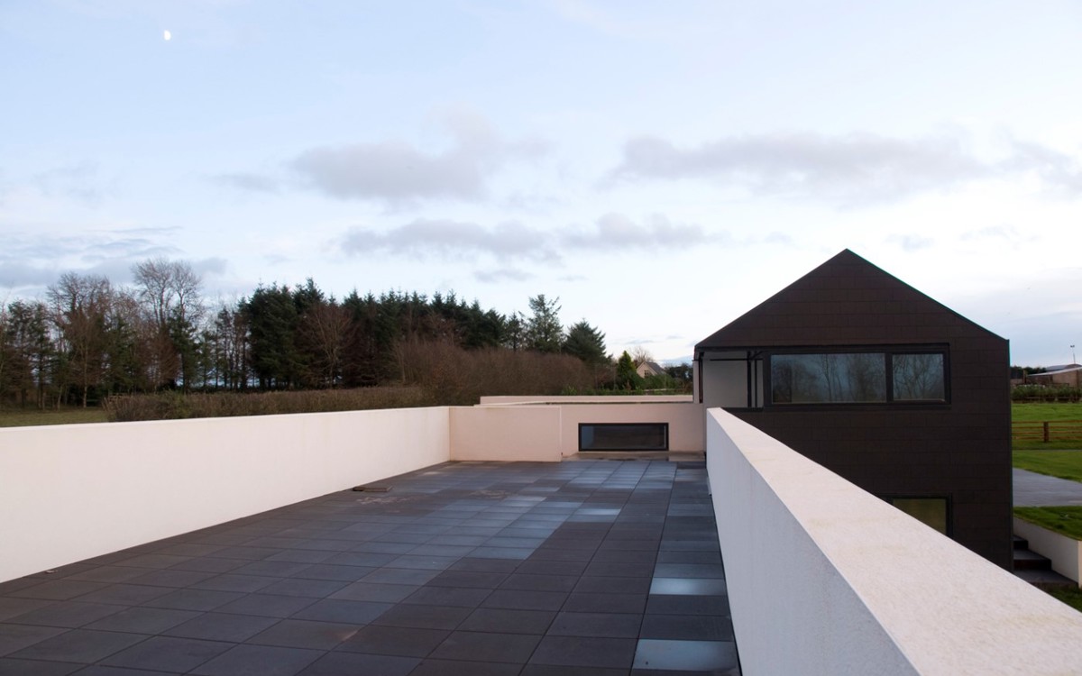 Building Of The Month - January 2017 - House Behind a Hedge