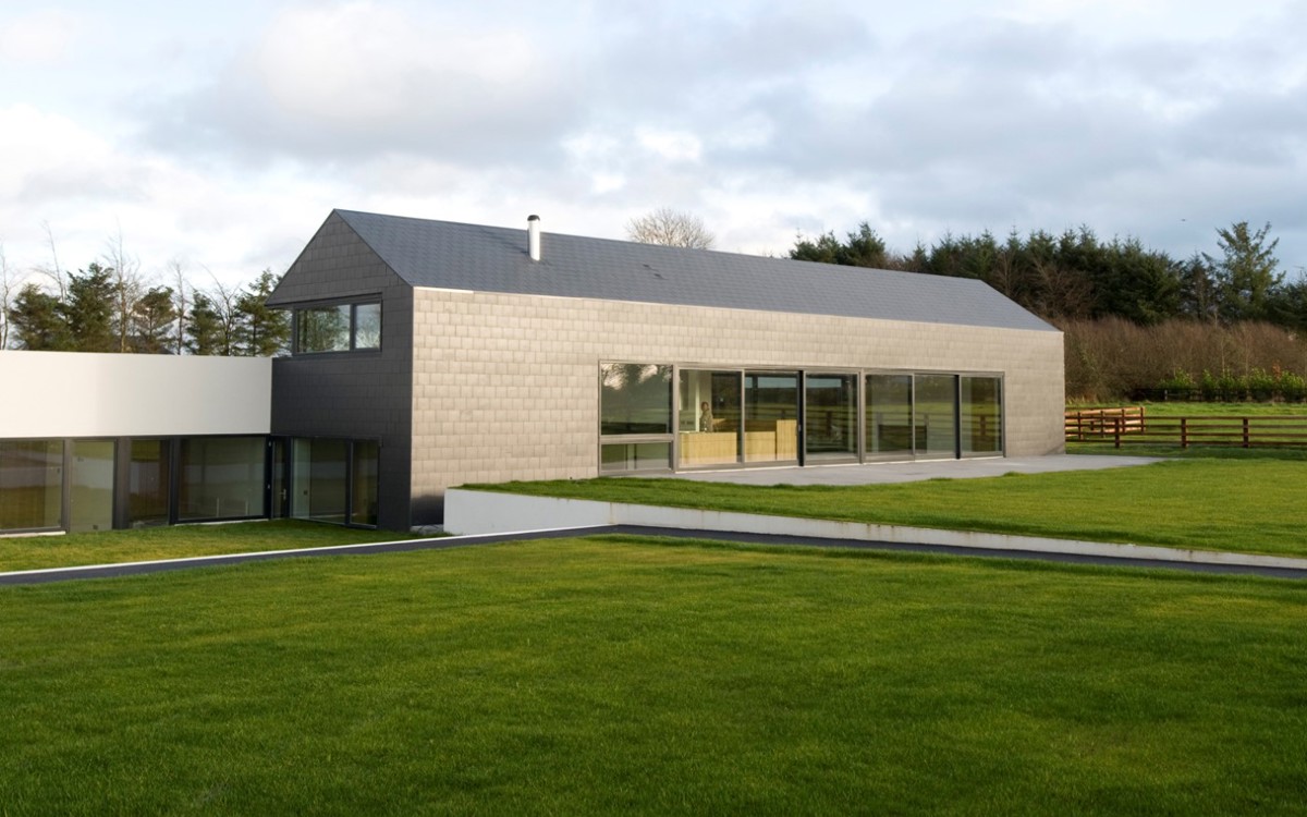 Building Of The Month - January 2017 - House Behind a Hedge