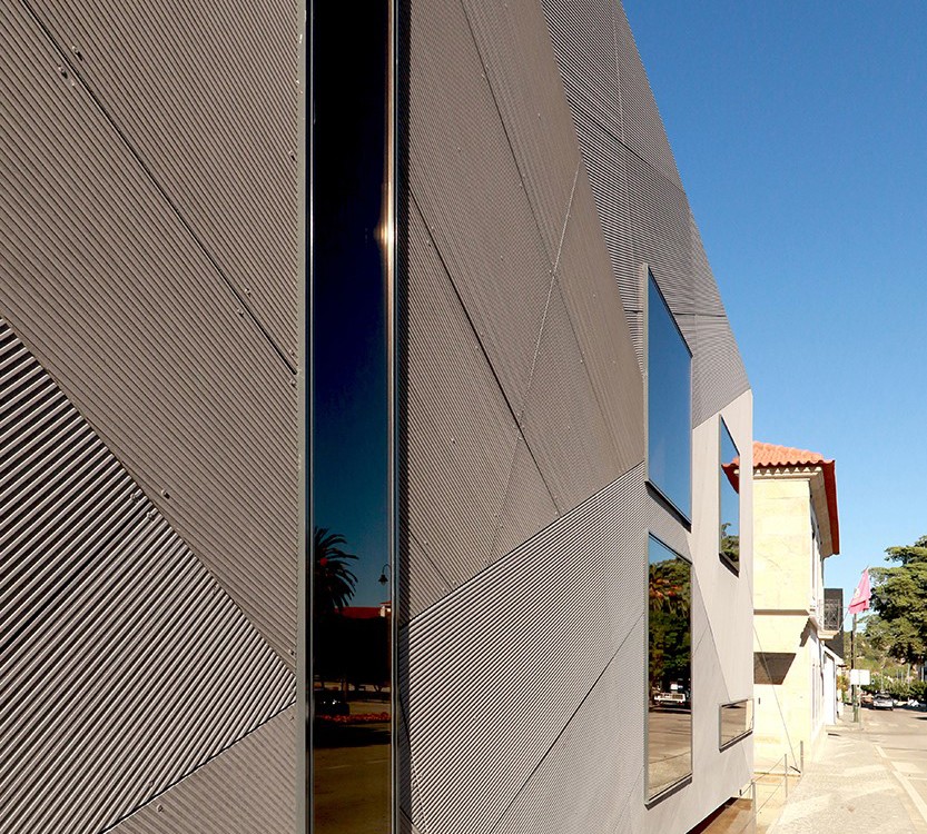 El panel 3D de EQUITONE para proyectar fachadas  asombrosas