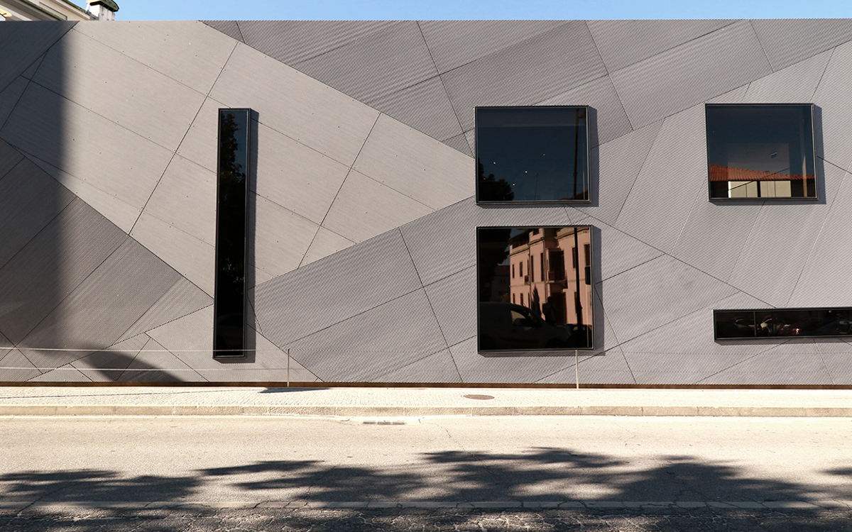 Painel Fachada ventilada 3D Equitone linea LT20
