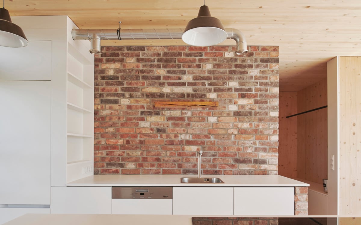 O nouă viață pentru fațadă: construcție experimentală cu panouri din fibrociment reciclate