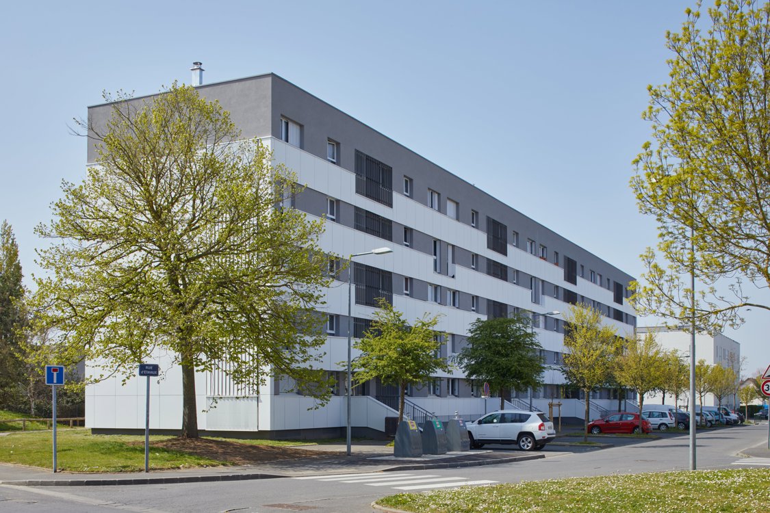 Renovatie van 368 woningen in Caen voor thermische isolatie.