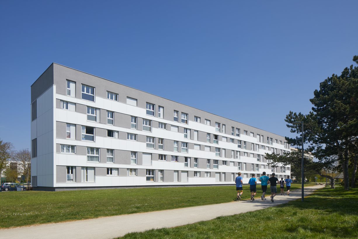 Renovatie van 368 woningen in Caen voor thermische isolatie.