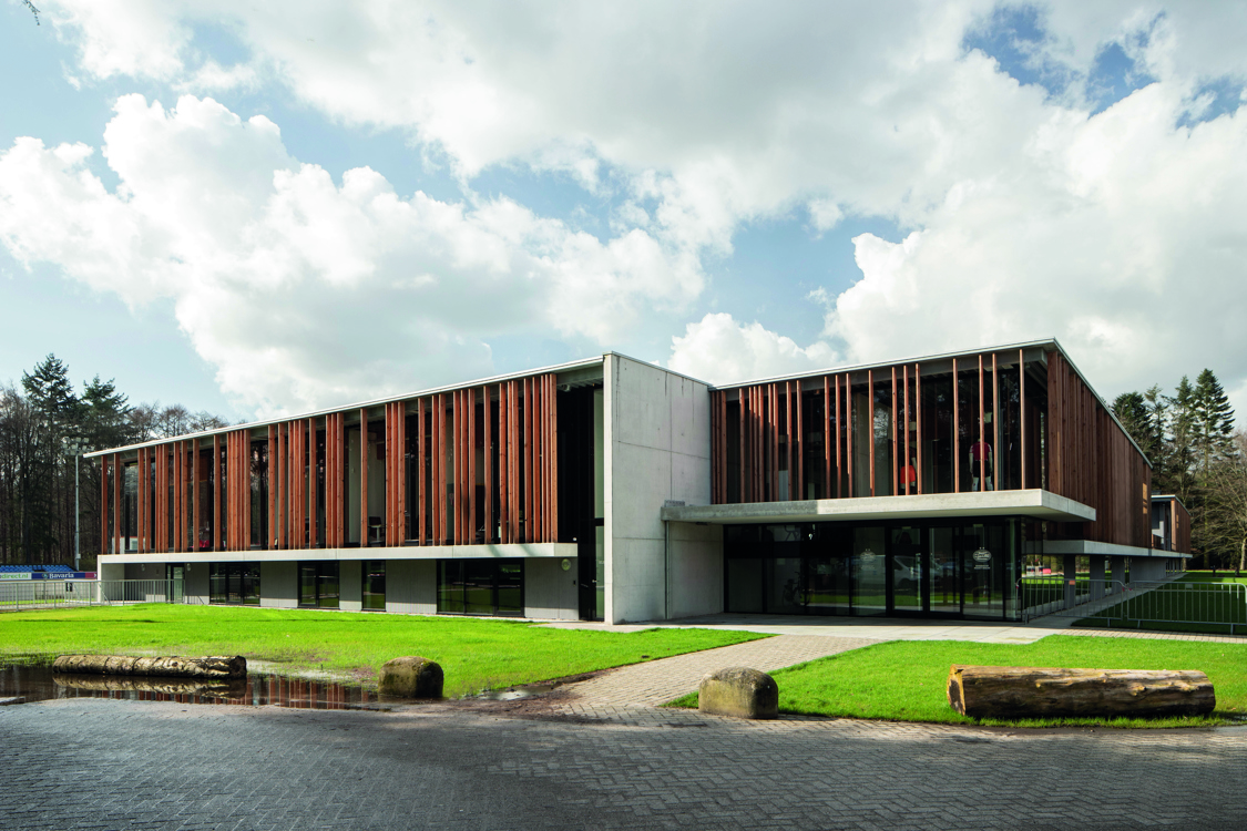 Bouw van een modern trainingscomplex voor een voetbalclub - EQUITONE