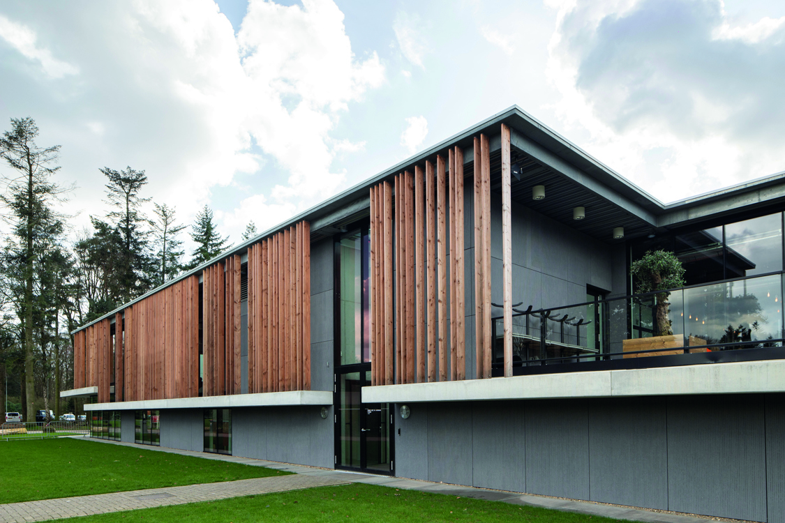 Bouw van een modern trainingscomplex voor een voetbalclub - EQUITONE