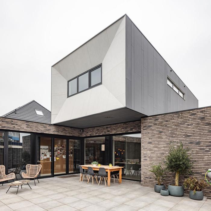 Kubistische woning in Hoogeveen met EQUITONE [tectiva] panelen