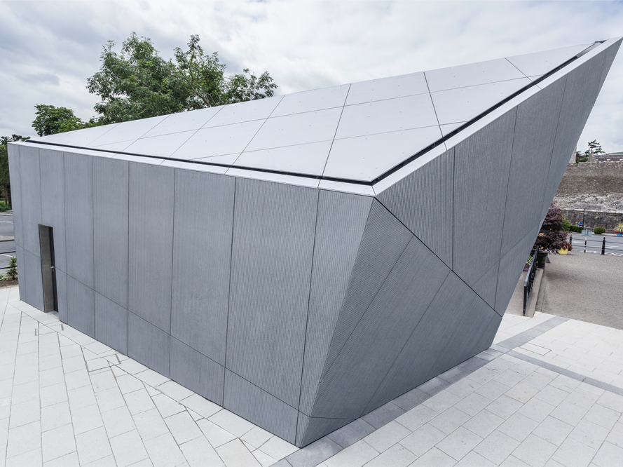 equitone miesto architektūra