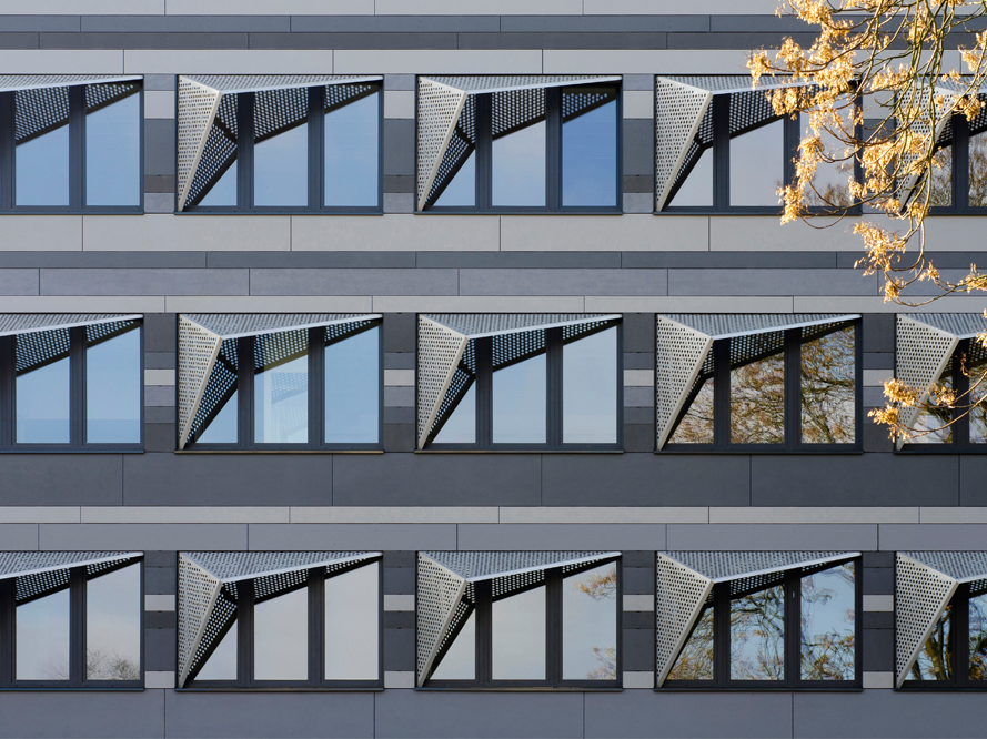 equitone miesto architektūra