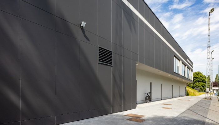 Nieuw clubgebouw van Royal Pingouin Hockey Club krijgt EQUITONE gevel
