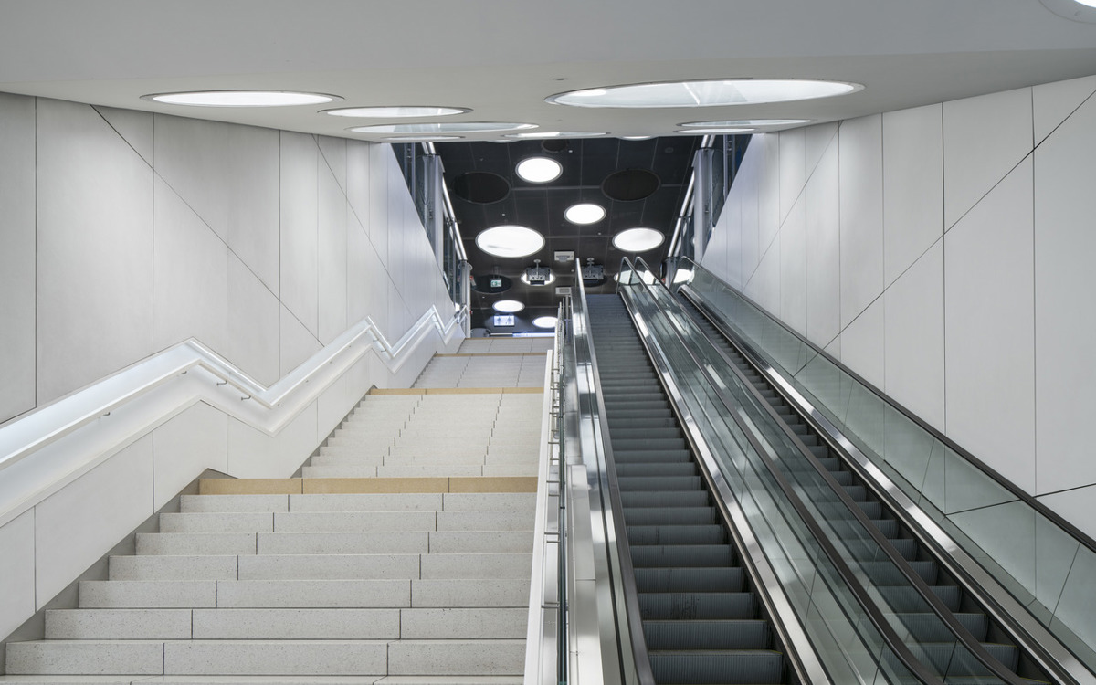 Metro Młynów Warszawa