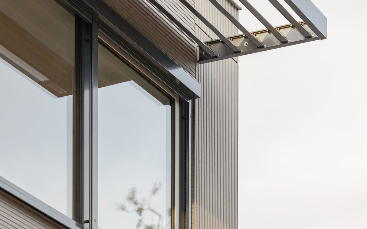 Pour la rénovation de l'école primaire De Hoeve, l'architecte Martien Van Vliet (Bureau Bos) a résolument opté pour EQUITONE