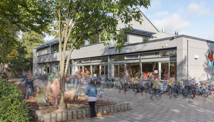 EQUITONE pentru renovarea școlii De Hoeve în Olanda