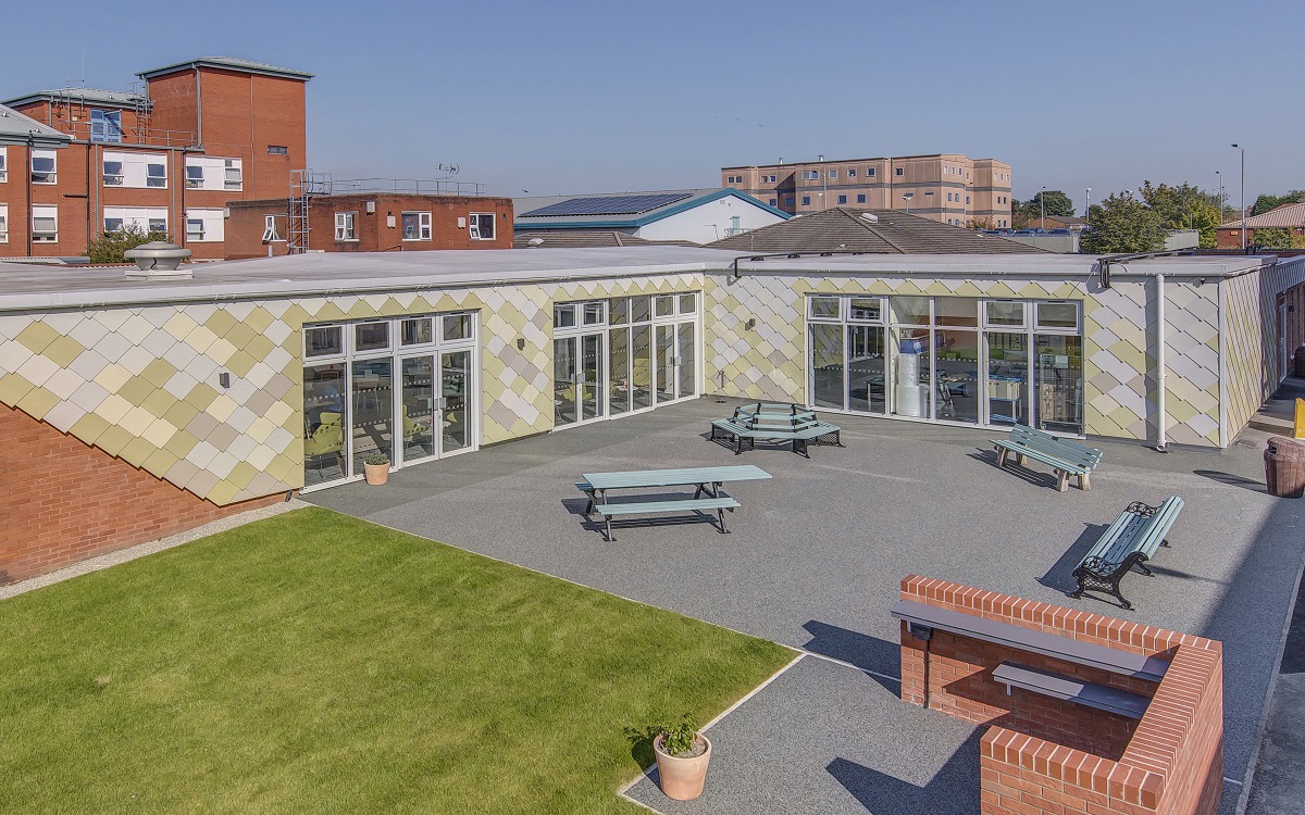 Stepping Hill Hospital:  Cladding in Colour with EQUITONE [natura] shingles