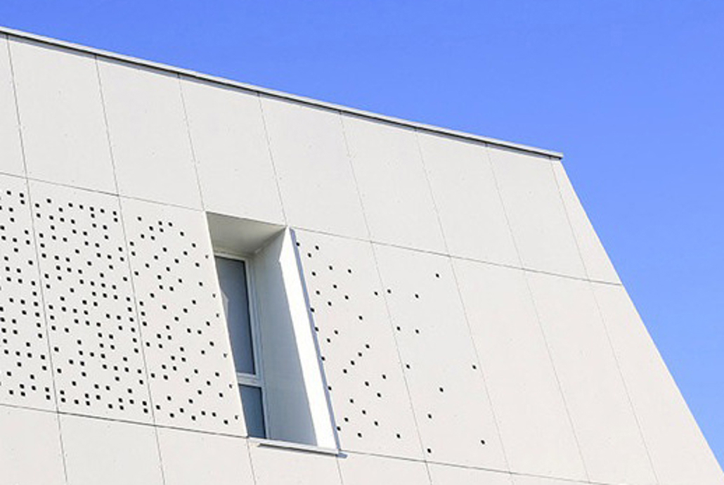 Ornament und Transparenz 02 Municipal Technical Center EQUITONE.jpg