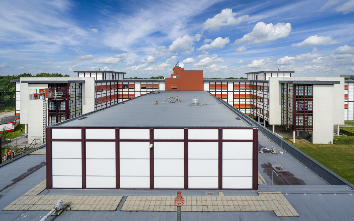 Holland kórházfelújítás újrahasznosított EQUITONE panellekkel