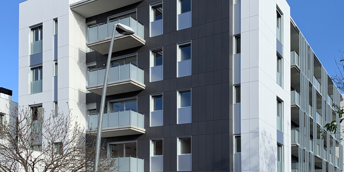 Edificio 71 viviendas, Cornella - EQUITONE