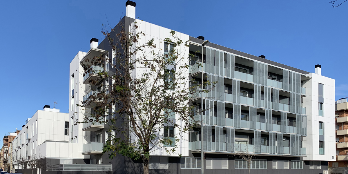 Edificio 71 viviendas, Cornella - EQUITONE
