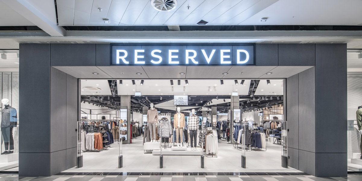 wnętrze salonu Reserved w Atrium Reduta w Warszawie