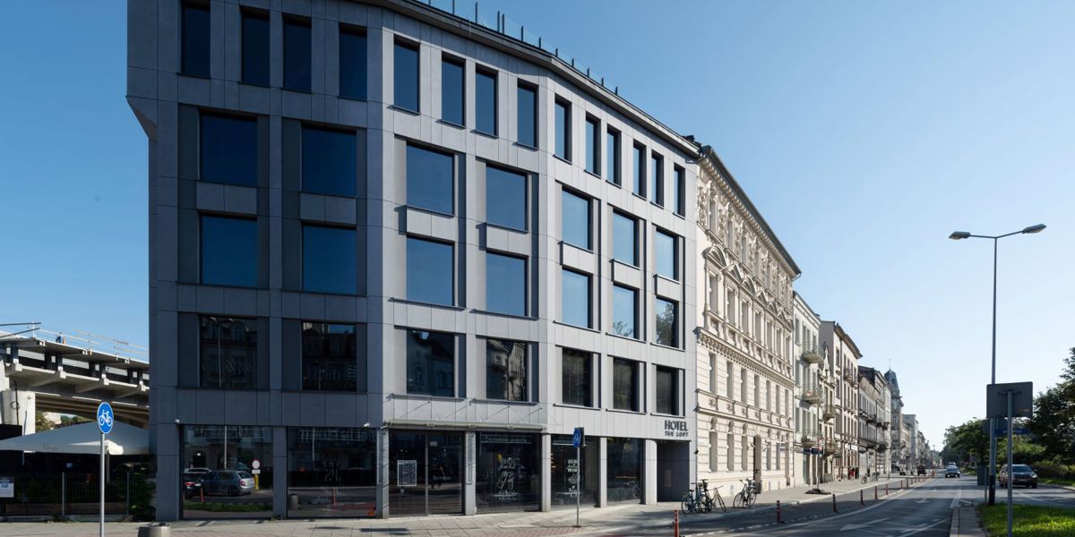 Na elewacji budynku wykorzystano materiał EQUITONE [tectiva] TE20