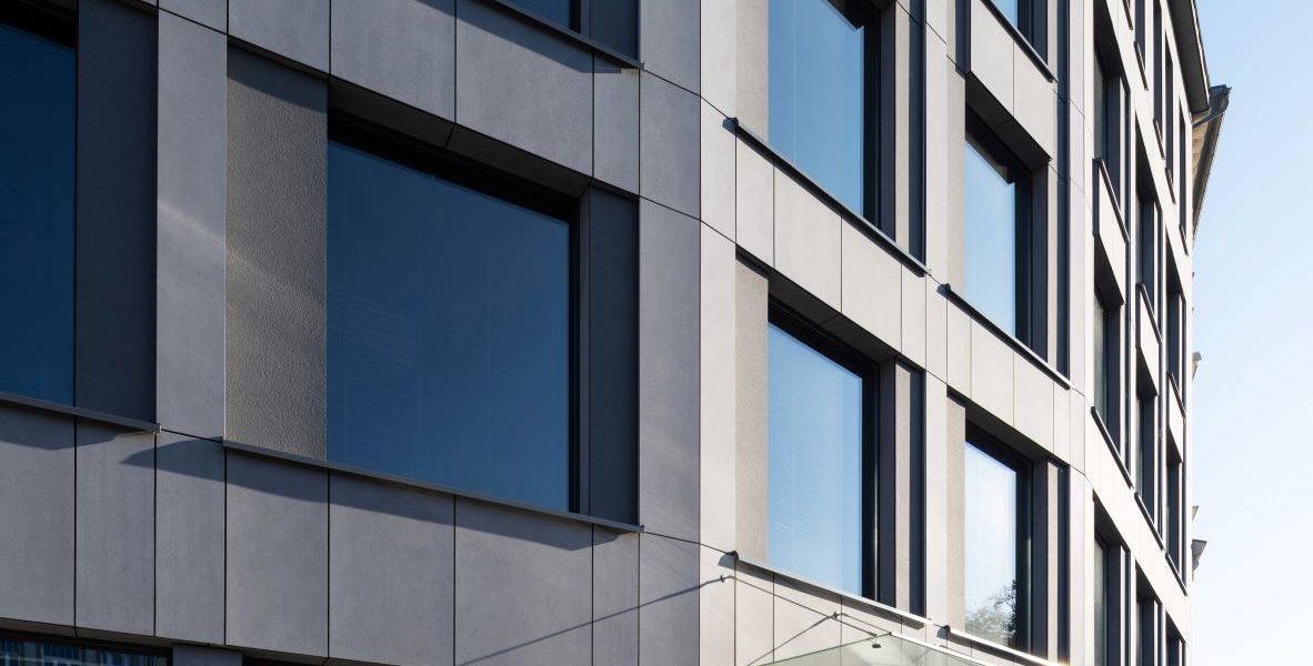 Na elewacji budynku wykorzystano materiał EQUITONE [tectiva] TE20
