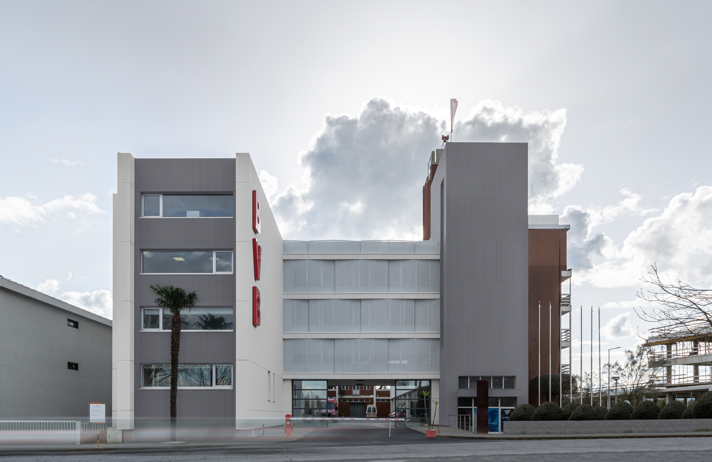 Requalificação Quartel Bombeiros Voluntários Barcelos EQUITONE [tectiva] TE90