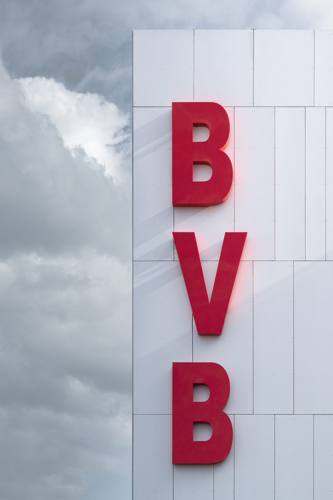 Requalificação Quartel Bombeiros Voluntários Barcelos EQUITONE [tectiva] TE90