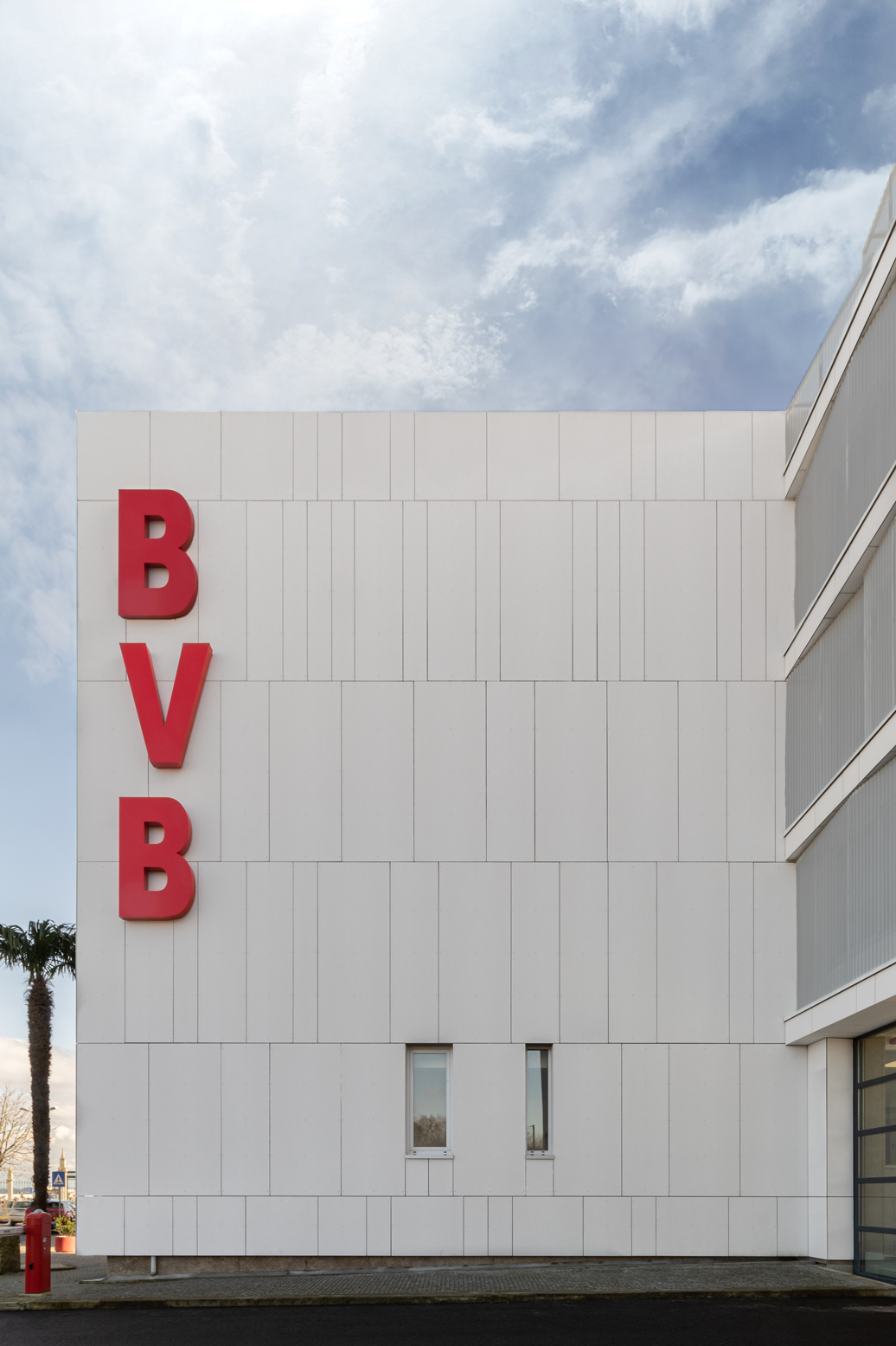 Requalificação Quartel Bombeiros Voluntários Barcelos EQUITONE [tectiva] TE90