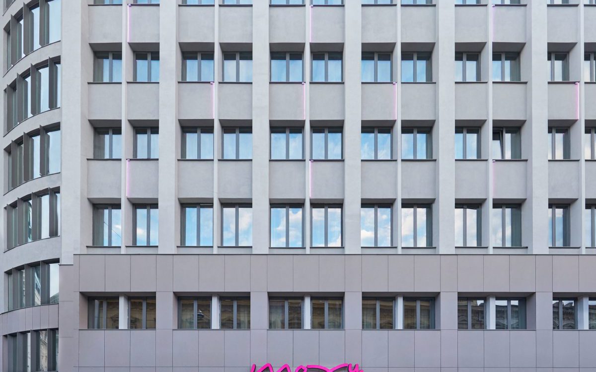 Calitate desăvârşită şi expresivitate vizuală. EQUITONE x Moxy Bucharest Downtown