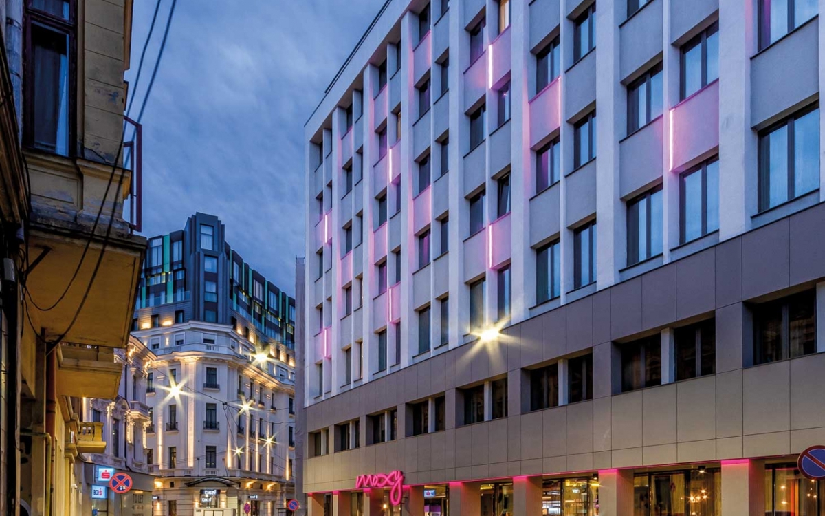 Calitate desăvârşită şi expresivitate vizuală. EQUITONE x Moxy Bucharest Downtown